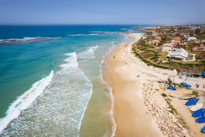 Read more about the article בין הים לבין החולות